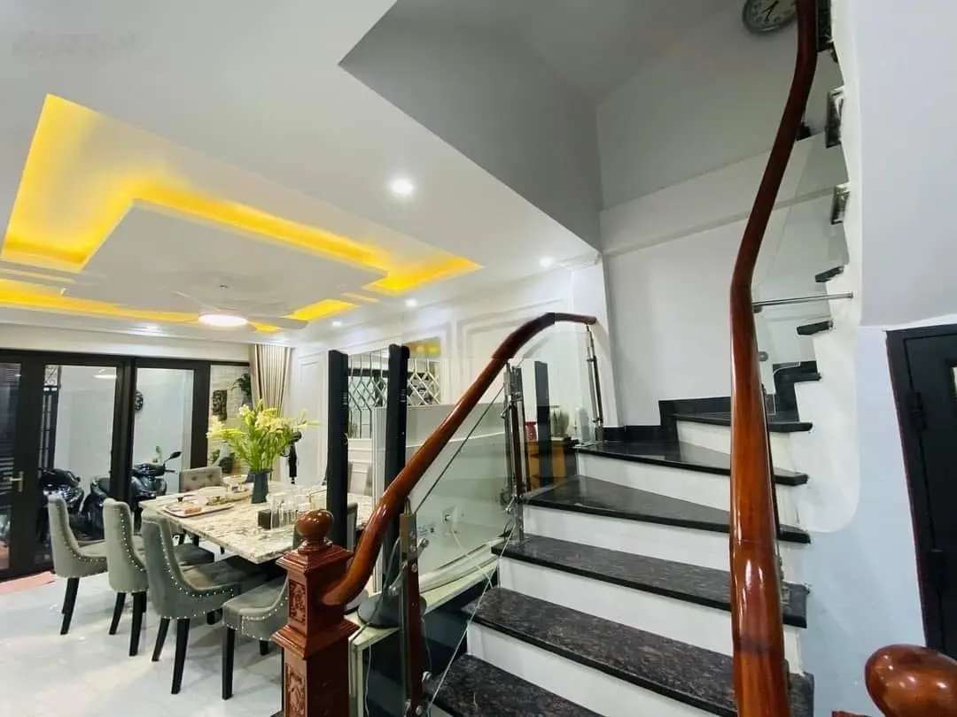 Mặt tiền 5m 5 tầng view chung cư - cạnh trường An Hưng - thông ra Lê Quang Đạo - Thiên Văn Học