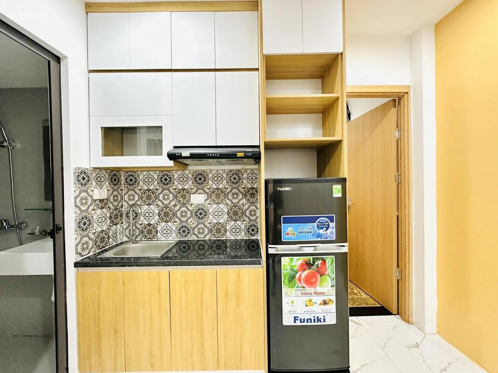 cách mặt phố minh khai 50m 64m 7tầng, MT 5,5m, 16p dòng tiền 90tr/th+thang máy, ngõ thông, PCCC đạt