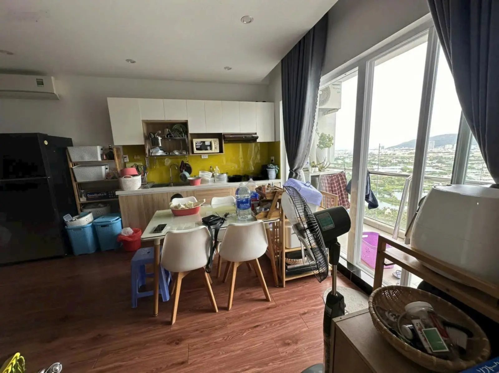 Cần bán gấp căn hộ DIC Phoenix tp Vũng Tàu 2PN view hồ 74m2. Giá: 2,45 tỷ. Lh: Dung 0394 946 ***