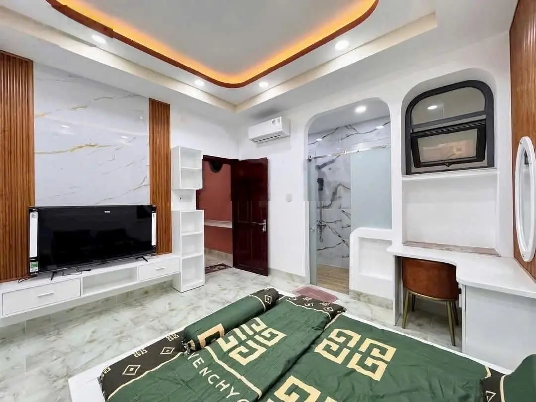 Chủ đi định cư bán gấp nhà Bãi Sậy-P1-Q6, gần chợ Bình Tây. Giá 2tỷ950/75,5m2 đang cho thuê 19triệu