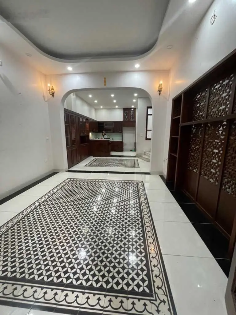 Bán nhà phố Khương Trung, Thanh Xuân, DT 108m2, 4T, MT 5,6m, giá 17,2 tỷ, 0948 552 ***