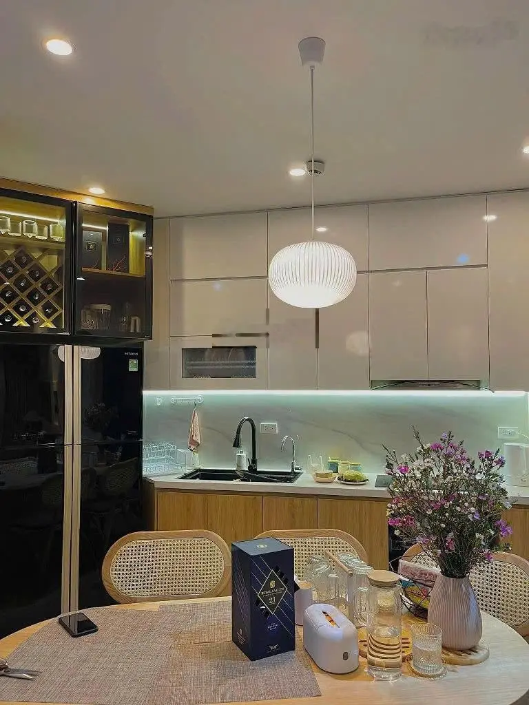 Bán gấp CC FLC Landmark Tower 125m2, 3 ngủ, 2VS full nội thất, sổ đỏ chính chủ, ban công Đông Nam