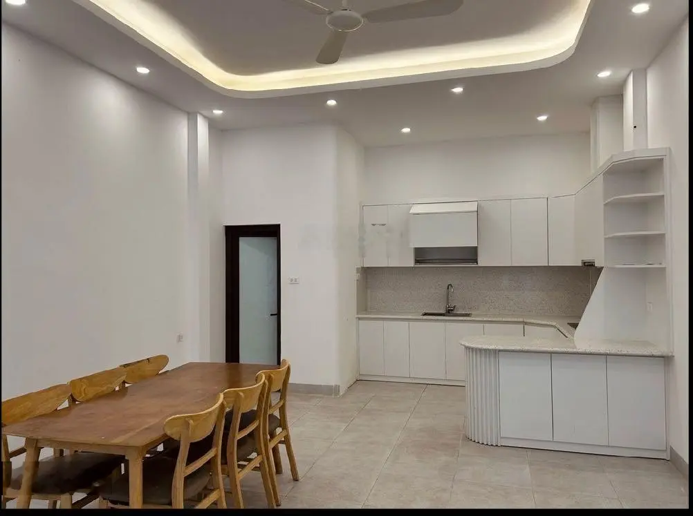 Tổ4 TT thị trấn Đông Anh ngay cạnh chợ trung tâm nhà đẹp 75m2 6tầng MT 5m KD sầm uất nhiều tiện ích