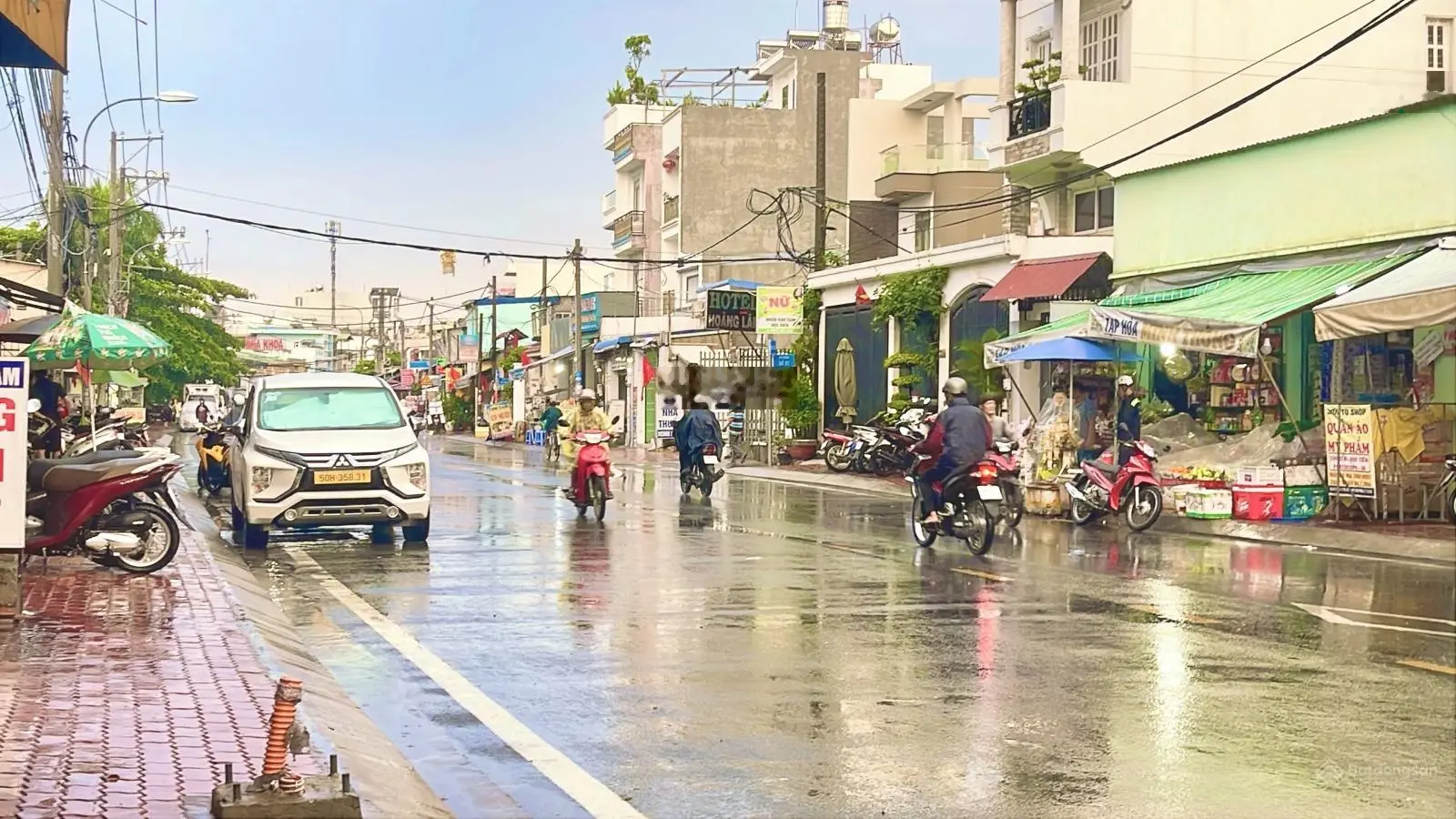Bán nhà 2 tầng đẹp - dt khủng ngang 8m - ngay ngã 4 bình phước - dt 98m2 - giá chỉ 5.xx tỷ.!!