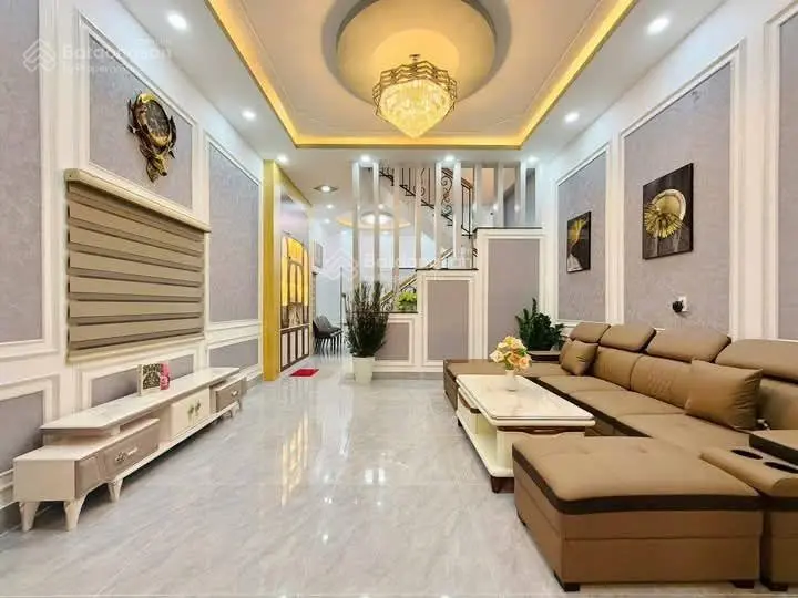 Nhà đẹp phố Chùa Láng, lô góc thoáng sáng, mặt ngõ thông kinh doanh, cách ô tô 45m, DT 38m2 * 5T