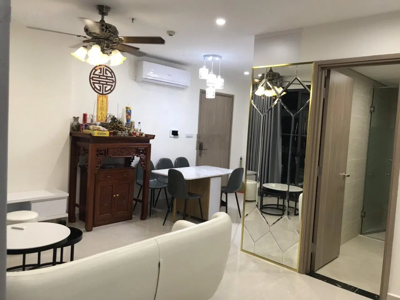 Chủ nhà gửi bán nhanh căn hộ 2PN+1 GÓC 70m2 Full Nội Thất Chỉ với 2.9 tỷ Tại Vinhomes Ocean Park