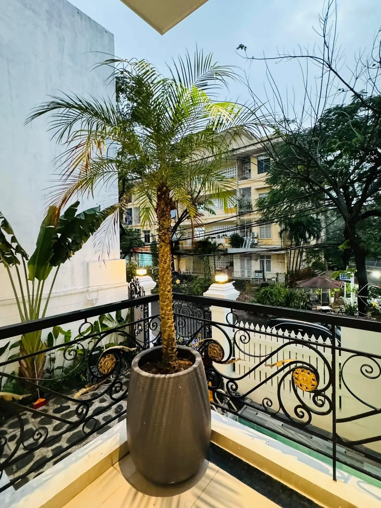 Bán biệt thự hồ bơi mặt tiền An Thượng 6 sát đường Hoàng Kế Viêm