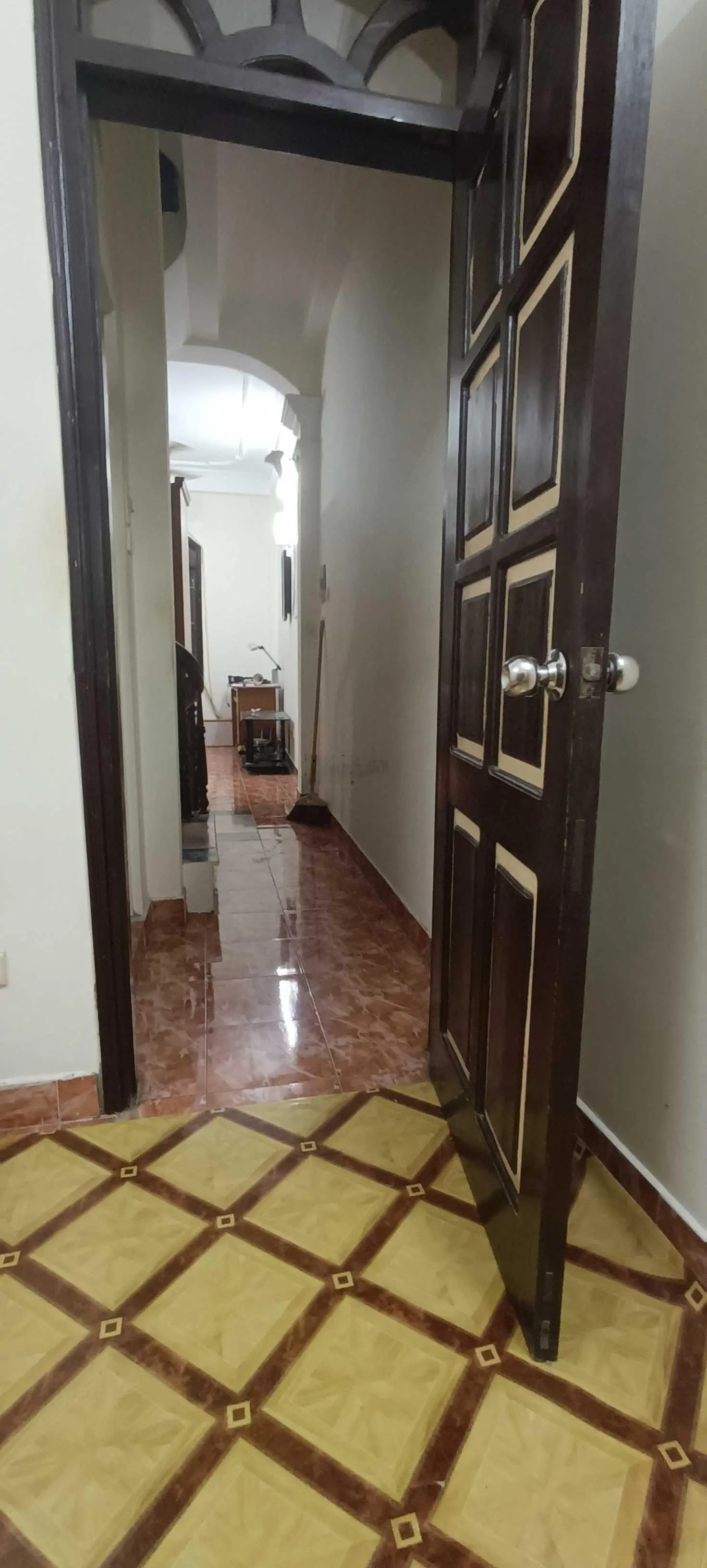 BÁN GẤP NHÀ ĐẸP CẦU GIẤY NGÕ VÍP _ 50M.4 TẦNG .DÂN XÂY.VÔ CÙNG CHẮC CHẮN. OTO ĐẬU CỬA.CHÀO:9.6 TỶ