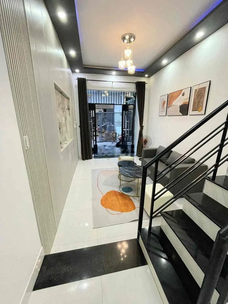 Bán nhà 2 Tầng Nguyễn Chí Thanh, TP Đà Nẵng, bên cạnh cầu Sông Hàn