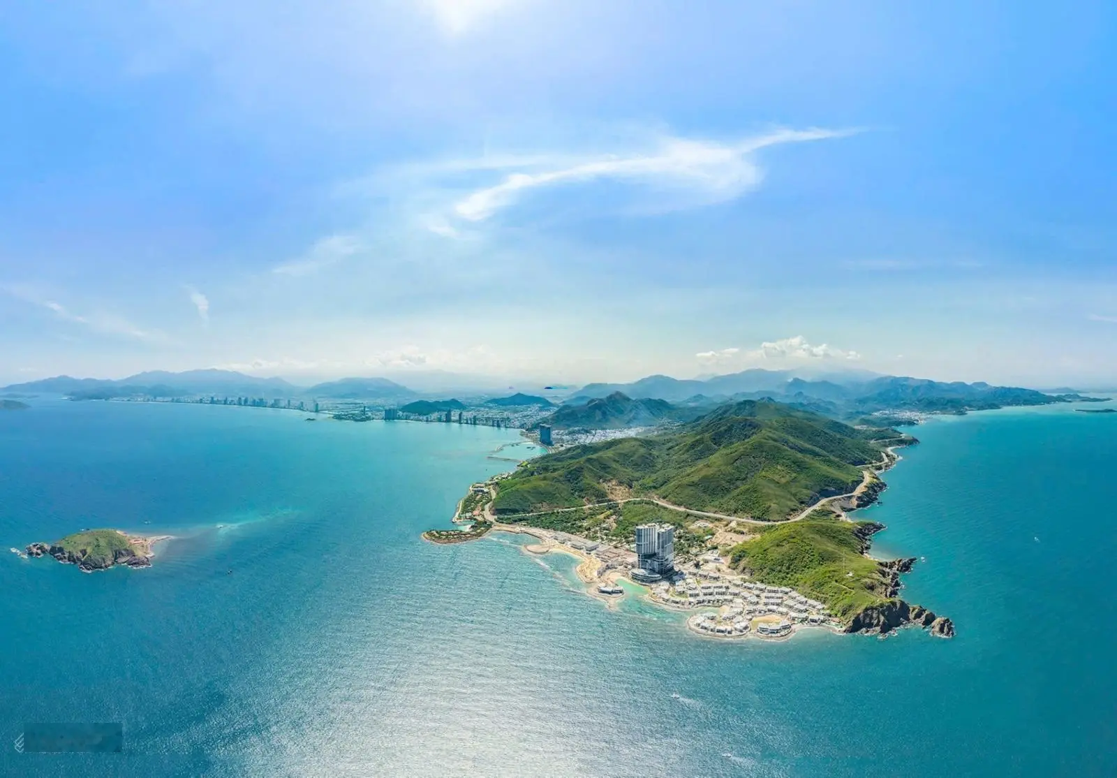 Mua Biệt Thự Gran Melia Nha Trang Tặng 1 Căn hộ 3 tỷ TT đến 8 năm, chia sẻ doanh thu 50% - hoặc ở.