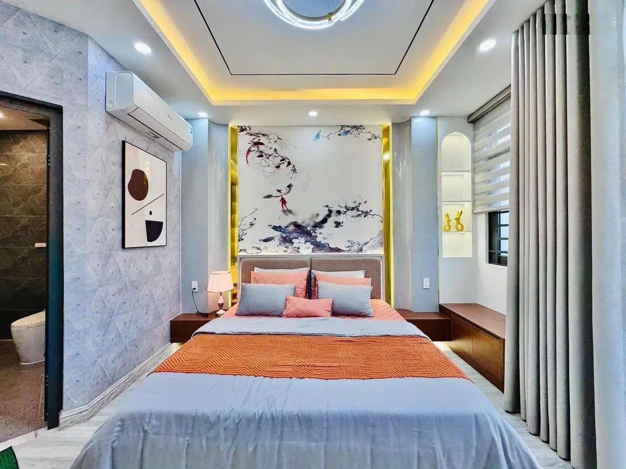 Bán căn nhà đẹp 54m đường Lê Thánh Tôn, P Bến Thành, Q1, TpHCM giá bán 3tỷ900. Gần chợ, hẻm 6m