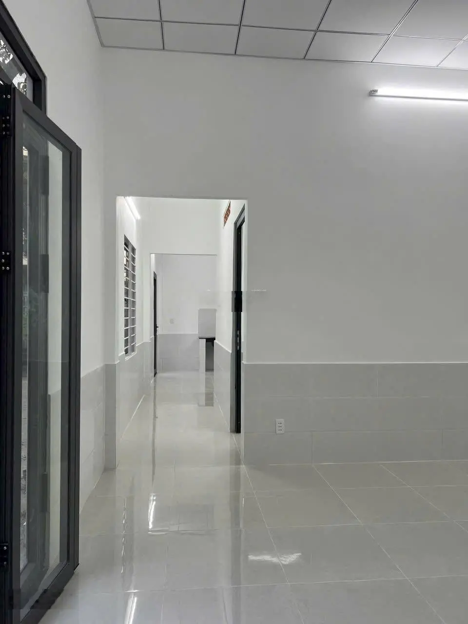 Hạ giá gấp, chính chủ bán nhà góc 2 MT đường 102 - Lã Xuân Oai - phường Tăng Nhơn Phú A Quận 9
