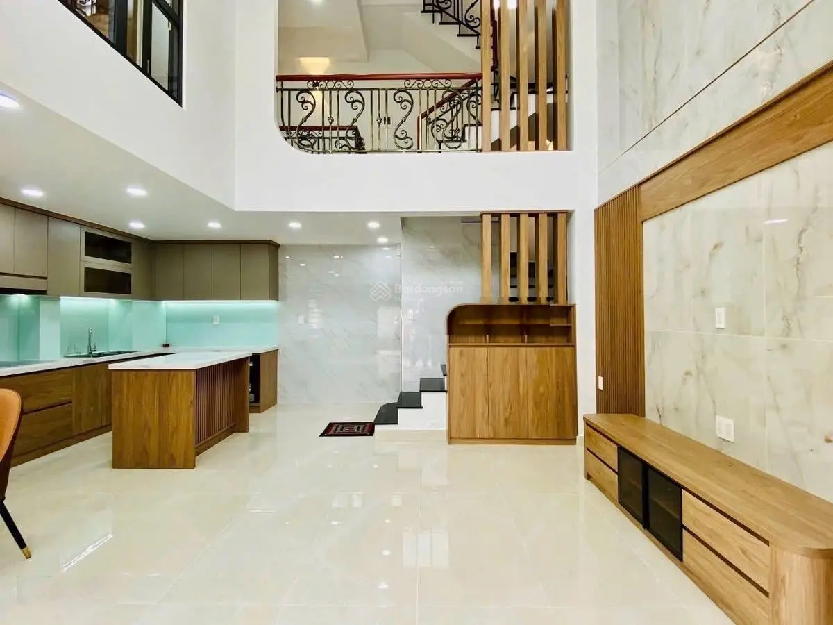 Bán gấp giá tốt nhất 3tỷ7 quay đầu trong khu vực quận 10. Dt 65.1m2, shr, hđt cao 17triệu/1tháng.