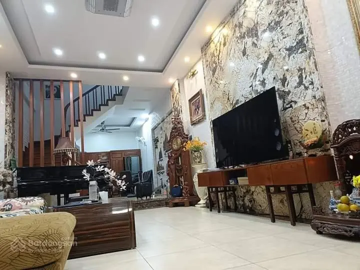 Phát hiện! Nhà Nguyễn Chí Thanh, phân lô, ô tô, giáp phố, dân xây 62m2*6T