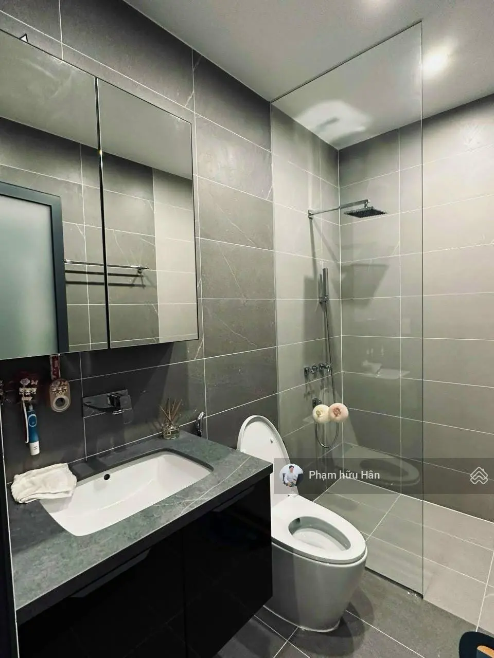 Chính chủ cần bán nhà mặt tiền diện tích 4x16m đường hoàng dư khương kết cấu 1 trệt 3 lầu.