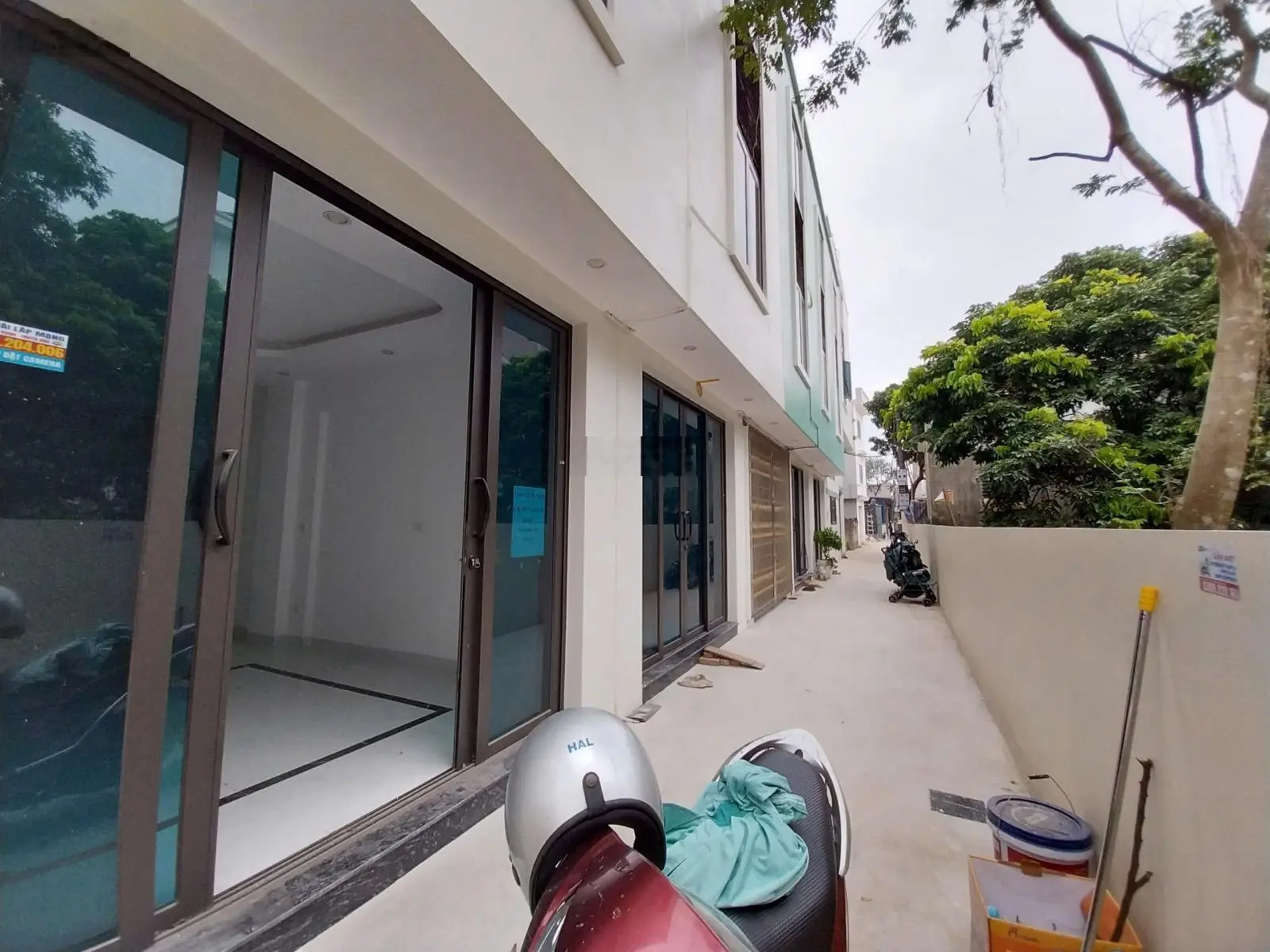 Nhà đẹp 3T*40m2 có thể cho thuêcó sân riêng ôtô lùi tận cửa Sát đại học TDTT cách TT Hà Đông 3,5km