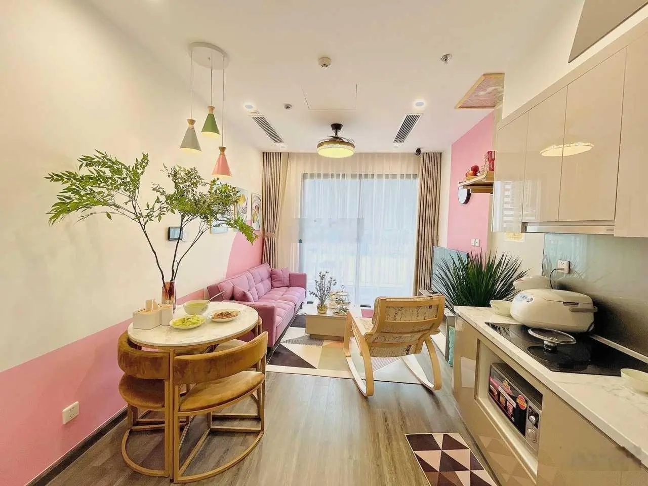 Hàng hiếm căn studio full nội thất giá chỉ 1 tỷ 400tr tại Vinhomes LH: 0987 767 ***