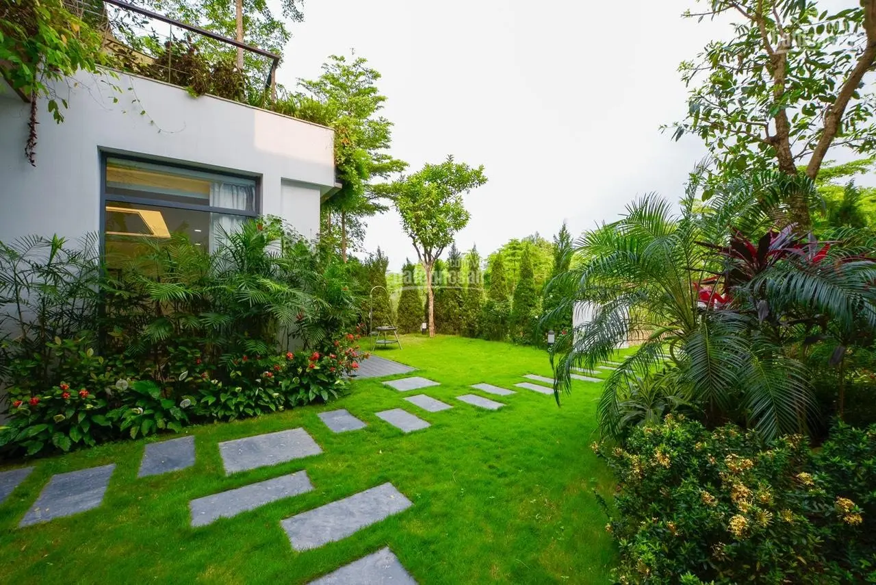 Bán gấp biệt thự Hoàng Oanh, 450m2, lô góc 2 mặt tiền, view hồ tại Flamingo Đại Lải, LH: 0931 793 ***
