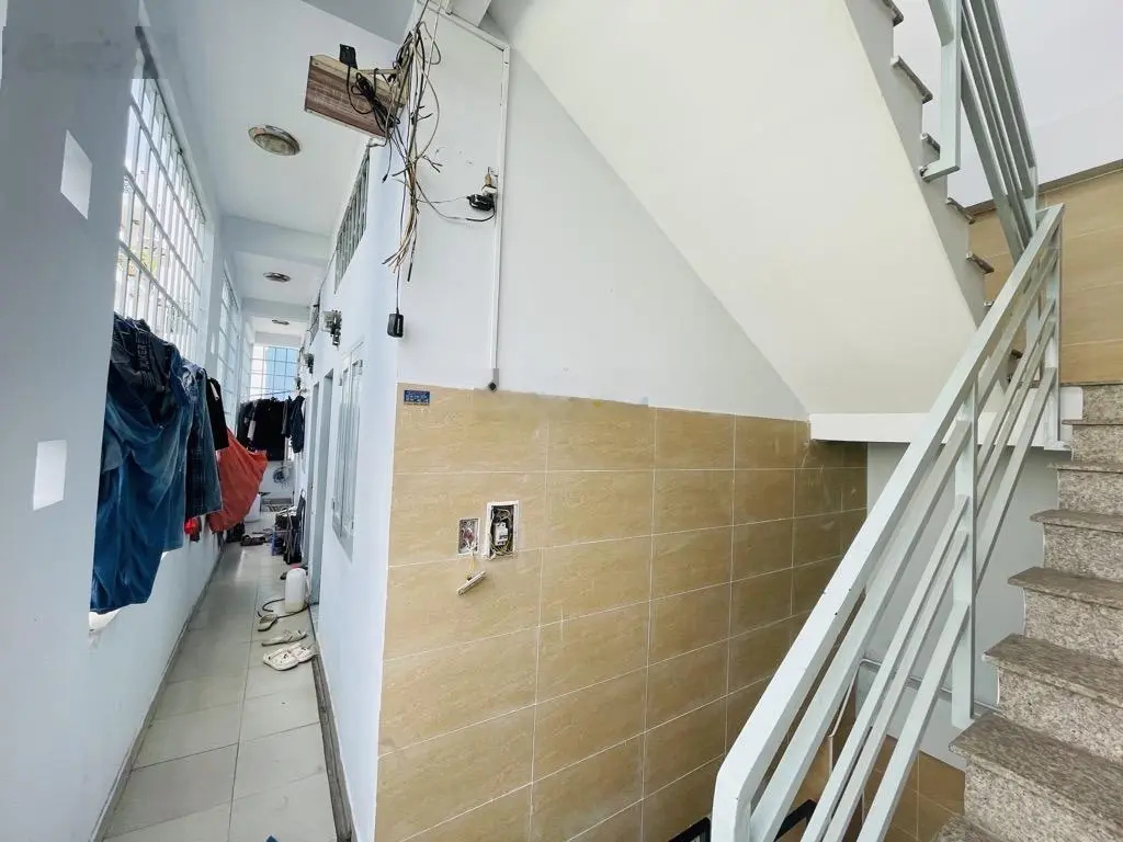 Bán căn góc Hương Lộ 2 - 80m2 - gồm 10 phòng trọ 1 mặt bằng - hẻm xe hơi - sổ riêng