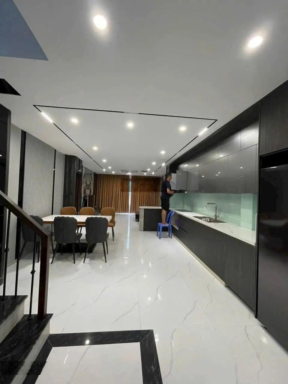 Siêu phẩm ngọc thụy,65m, 4 ngủ,thang máy ,,gara 2 ô tô,nội thất sang sịn,chỉ 17.5 tỷ
