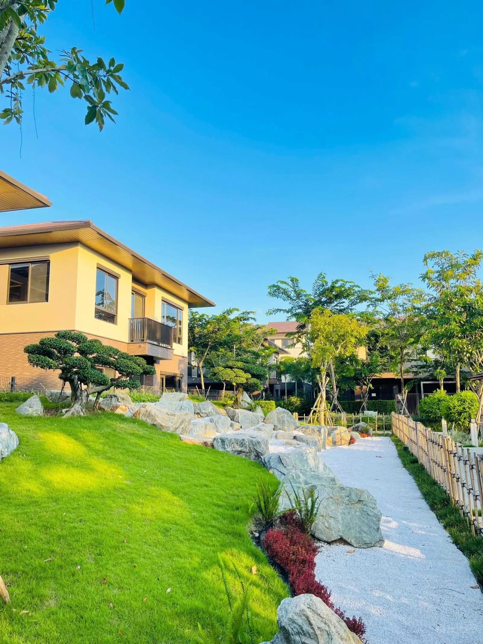 Bán nhà phố vườn tại Waterpoint giá tốt nhất. 1 trệt 1 lầu giá 3.190tỷ, 1 trệt 2 lầu giá 3.65tỷ