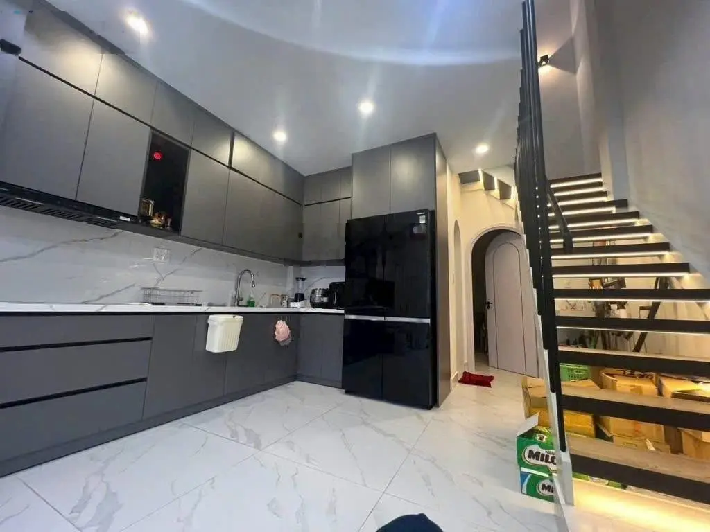 Chỉ hơn 4 tỷ, nhà mới toanh dtsd 92m2, 3pn hẻm xh đường 379, tnp a, quận 9