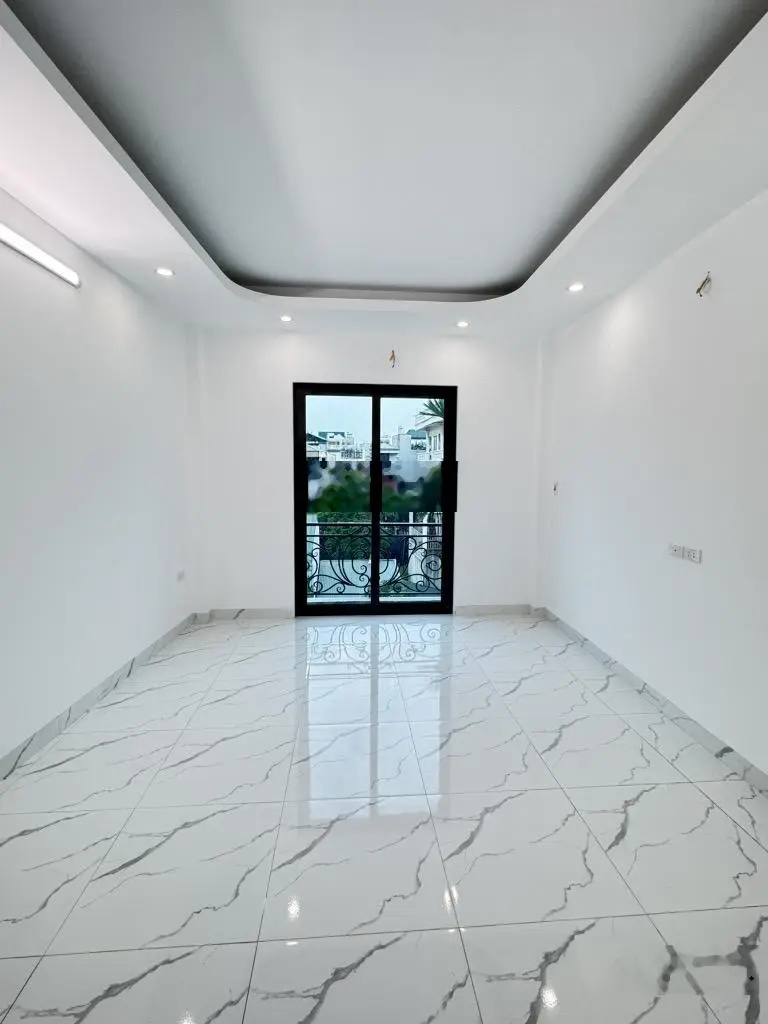 Nhà Ngũ Nhạc, lô góc, 33m2 5 tầng, gần ô tô, nhà mới, giá 5.6 tỷ