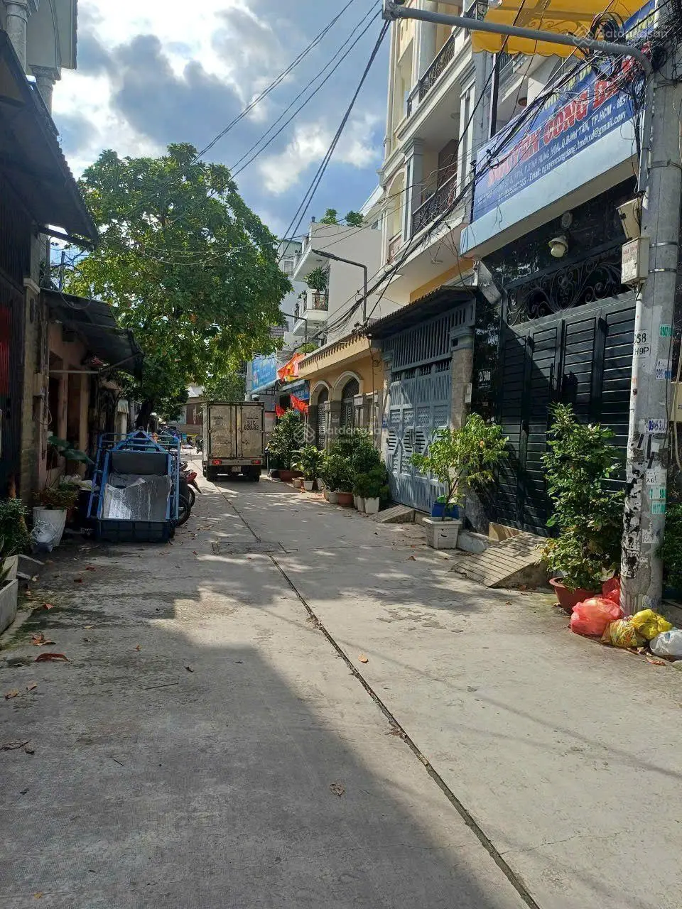 Chính chủ cần bán nhà hẻm xe hơi đường số 8 phường Bình Hưng Hòa