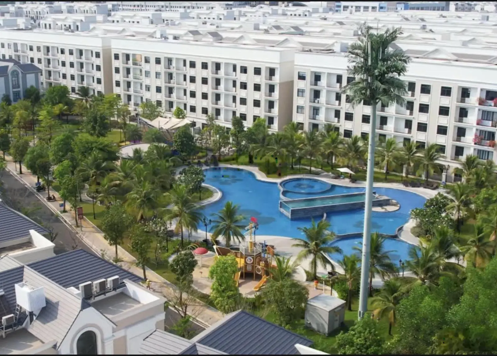 Bán biệt thự Vinhomes Grand Park, hướng Đông Nam, khu compound an ninh 24/7