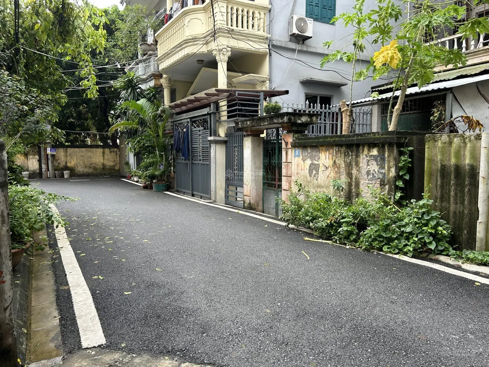 Chính chủ gửi bán lô đất 35m2 Đức Giang lô góc 2 mặt tiền ô tô tránh