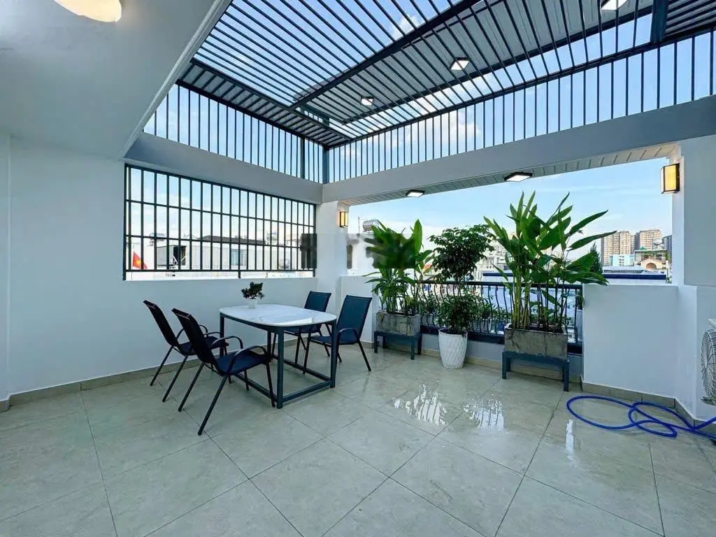 Tôi cần bán nhà mới xây hxh đường nguyễn thị thập , phường tân phú, quận 7 - nhỉnh 9 tỷ