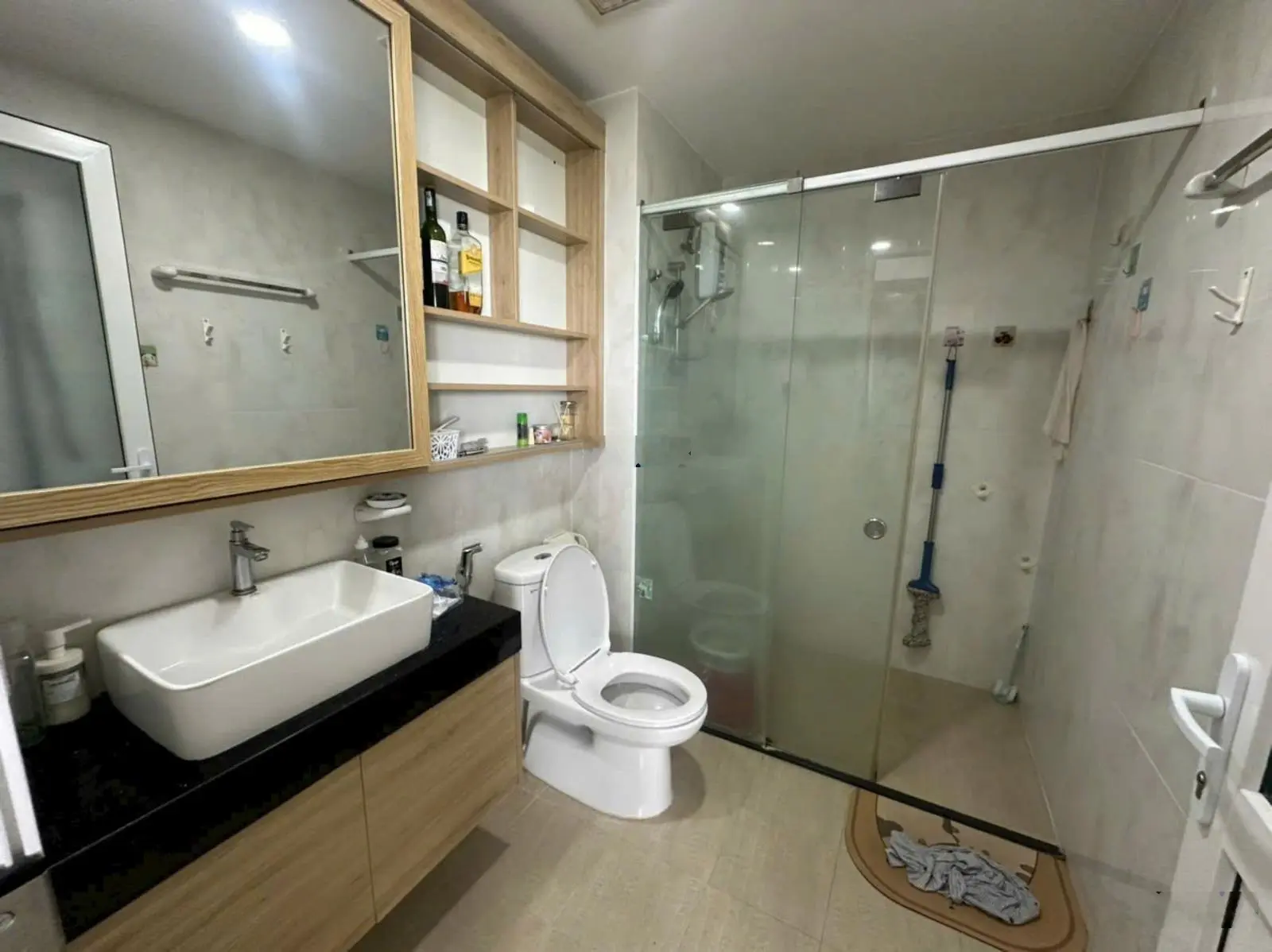 Cần bán gấp căn hộ DIC Phoenix tp Vũng Tàu 2PN view hồ 74m2. Giá: 2,45 tỷ. Lh: Dung 0394 946 ***