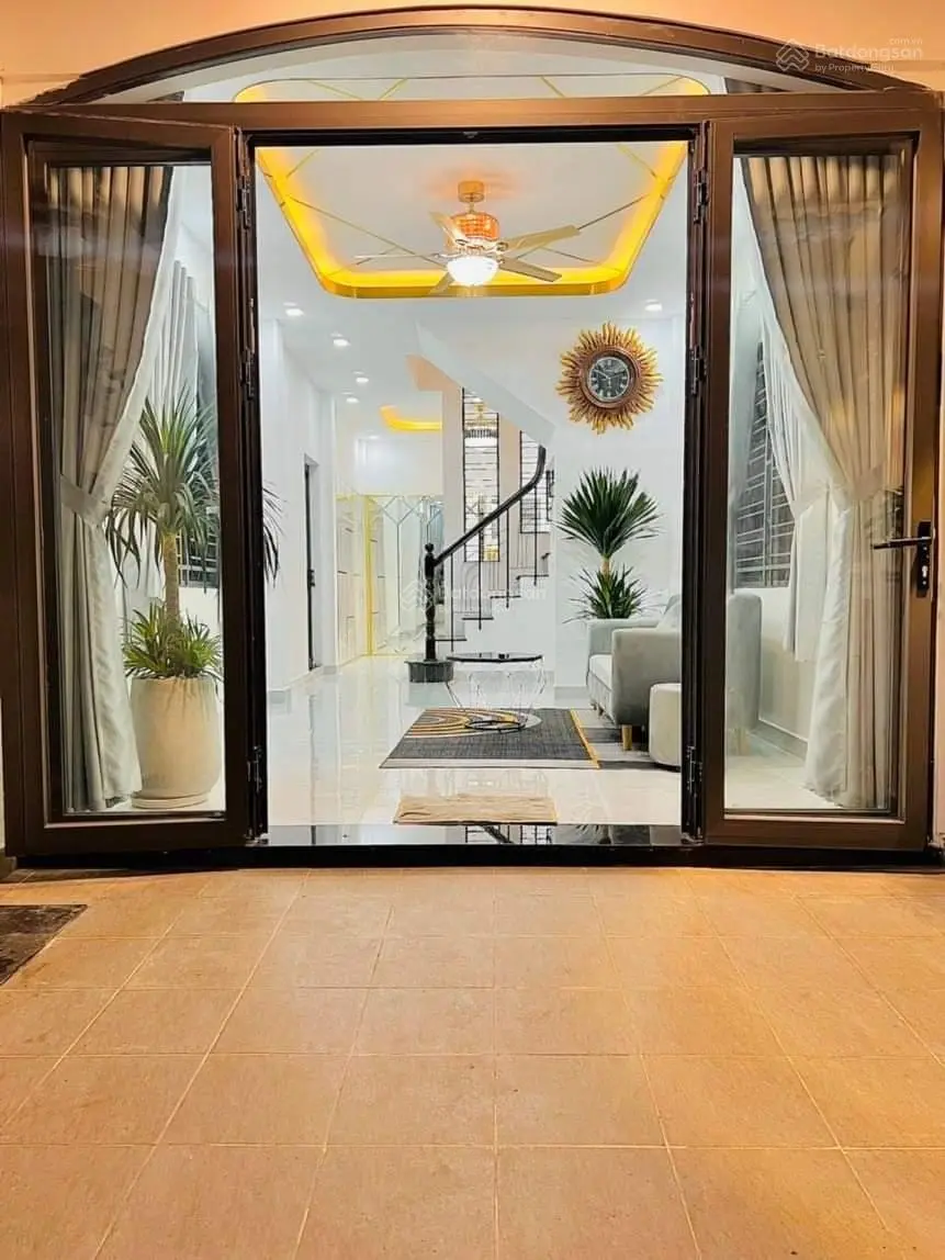 Chủ cần tiền bán gấp nhà HXH Trần Hữu Trang, P10, Phú Nhuận, DT 86m2, sổ riêng