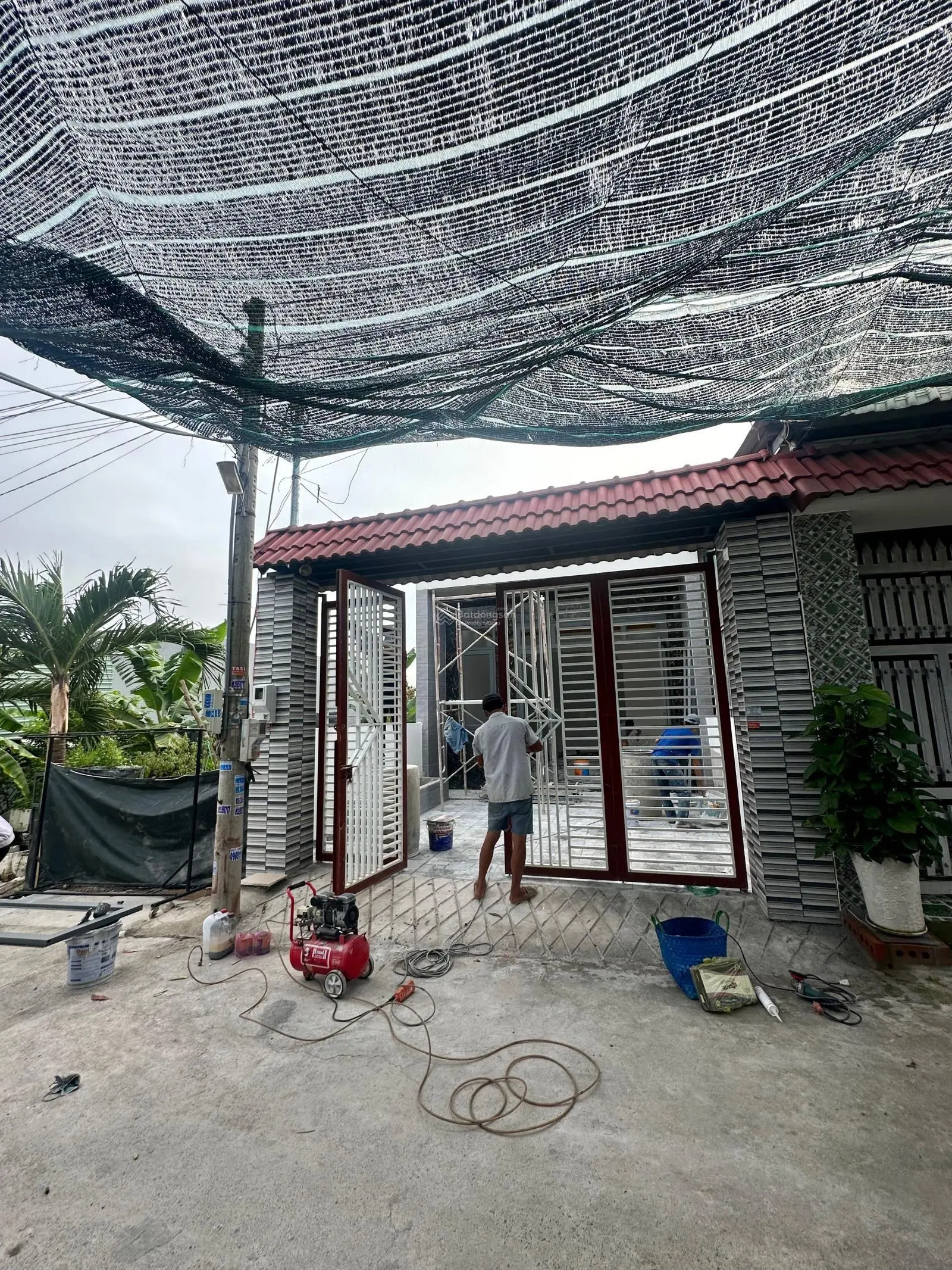 Cần bán căn nhà gần chợ Quang Thắng, nhà mới xây bao đẹp, sổ riêng giá cực rẻ 1tỷ990. Hỗ trợ vay