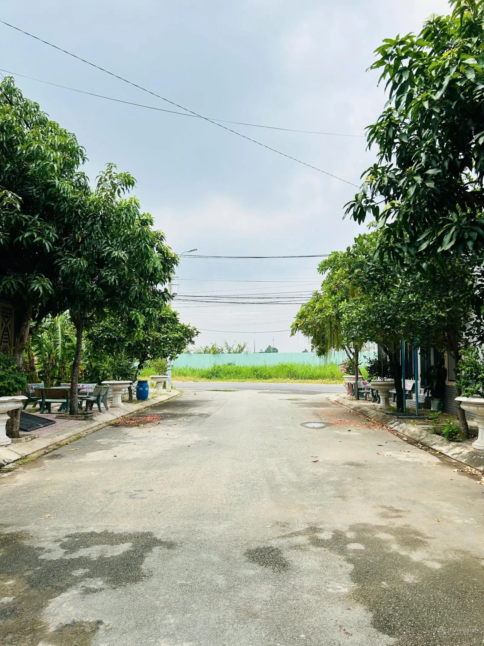 Bán đất đường 22 nguyễn xiển trục đường 12m- cách đại đô thị vinhome 400m