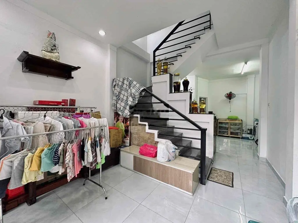 HOÀNG HOA THÁM, P6, BÌNH THẠNH - HẺM Ô TÔ- 50M2 (5x10) A4 - HƠN 7 TỶ.