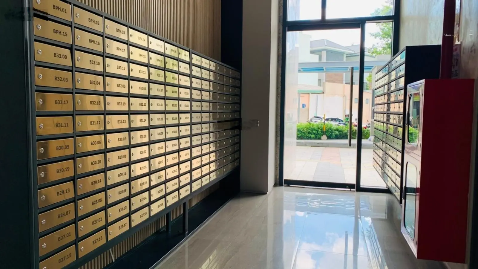 Cần bán gấp căn hộ C Sky View 2PN căn gốc view hồ bơ Tầng Cao Nhận Nhà Ở Ngay.