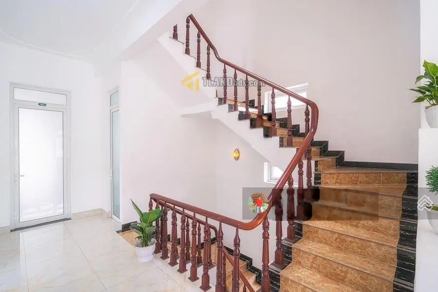 Villa 4 tầng hẻm ô tô lớn Mai Anh Đào, P8, Đà Lạt, mặt tiền 25.27m đối diện thung lũng tình yêu