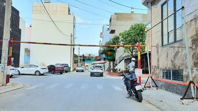 Bán đất ngay sát mặt tiền Hoàng Hữu Nam, Q9 53m2 giá 3 tỷ 8