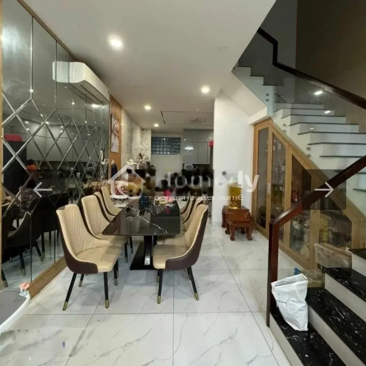 Bán gấp nhà 3 tầng ( ngã 4 5.50, Vincom) dĩ an, bình dương.
