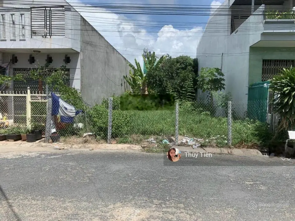 Cần bán ra gấp lô đất 120m2 thổ cư ngay Đ. Bảo Định Giang gần Chợ Cái Bè. Sổ Riêng