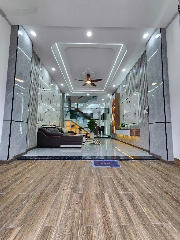 Nhà full nội thất gần trung tâm y tế Dĩ An, đường 13m thông