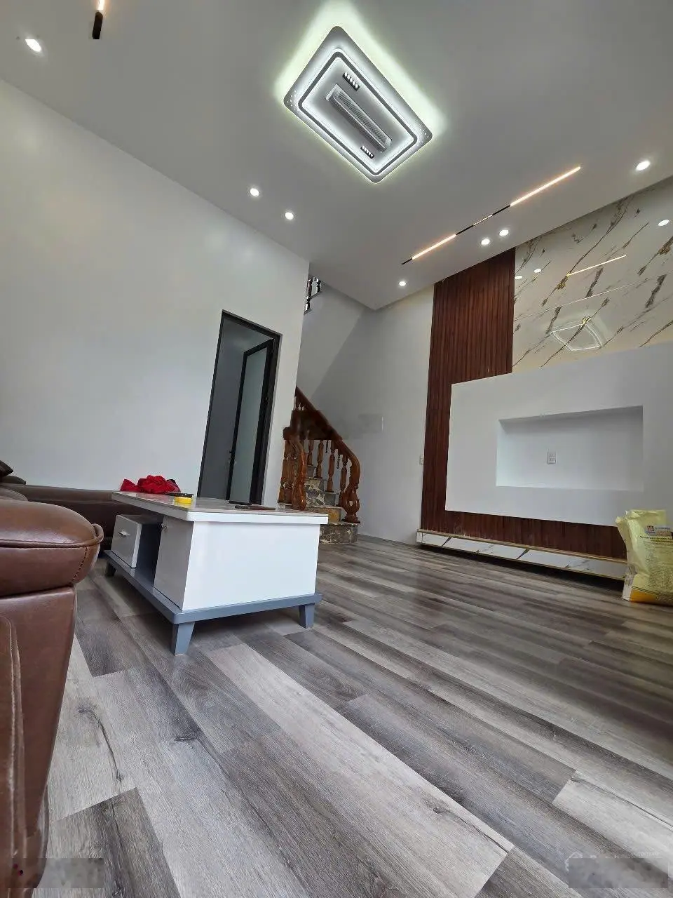 Bán nhà 2 tầng siêu phẩm 3 mặt tiền - giá chưa đến 2 tỷ - Quảng Tiến Tp Sầm Sơn - Thanh Hóa