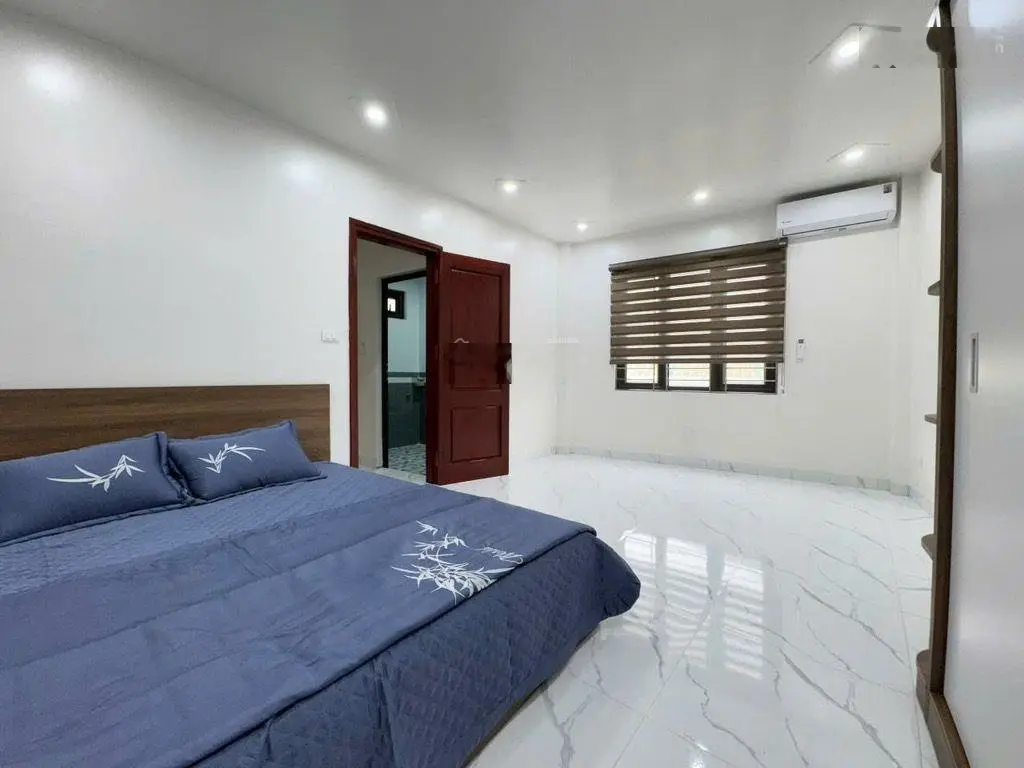 Bán nhà phố Lụa, Vạn Phúc DT 35/40m2, 5 tầng 6 tỷ hơn
