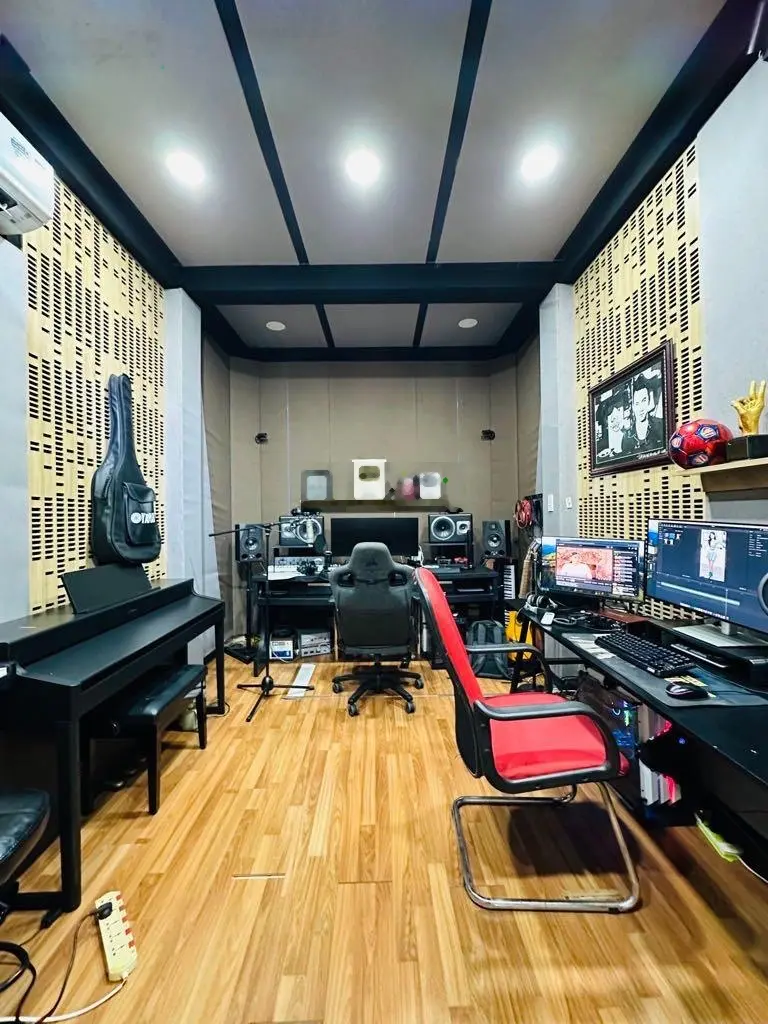 *Đường xe hơi - 1 căn ra MT * [4 tầng] Nguyễn Đình Chính (ko lộ giới)