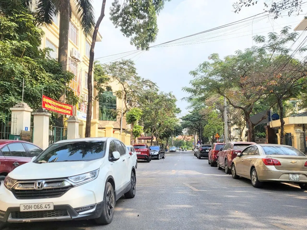 Bán nhà mặt phố Liên Cơ, Huy Du. Vỉa hè, đường rộng 10m, 4 ôtô tránh. Thang máy, kinh doanh, VP