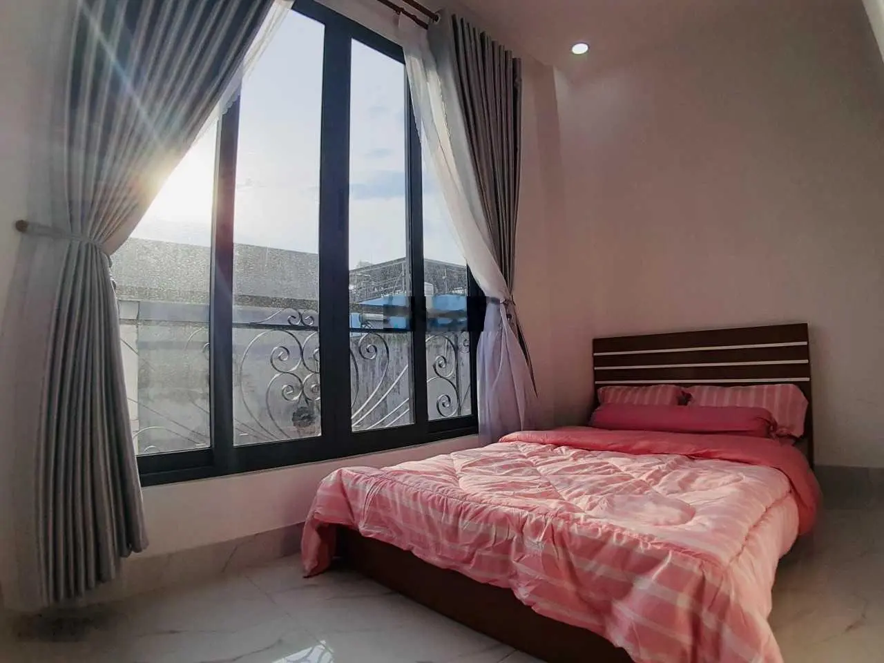 Bán nhà 2 lầu ngay hẻm 229, Liên Khu 4 - 5, Q. Bình Tân. Giá 2tỷ580 TL