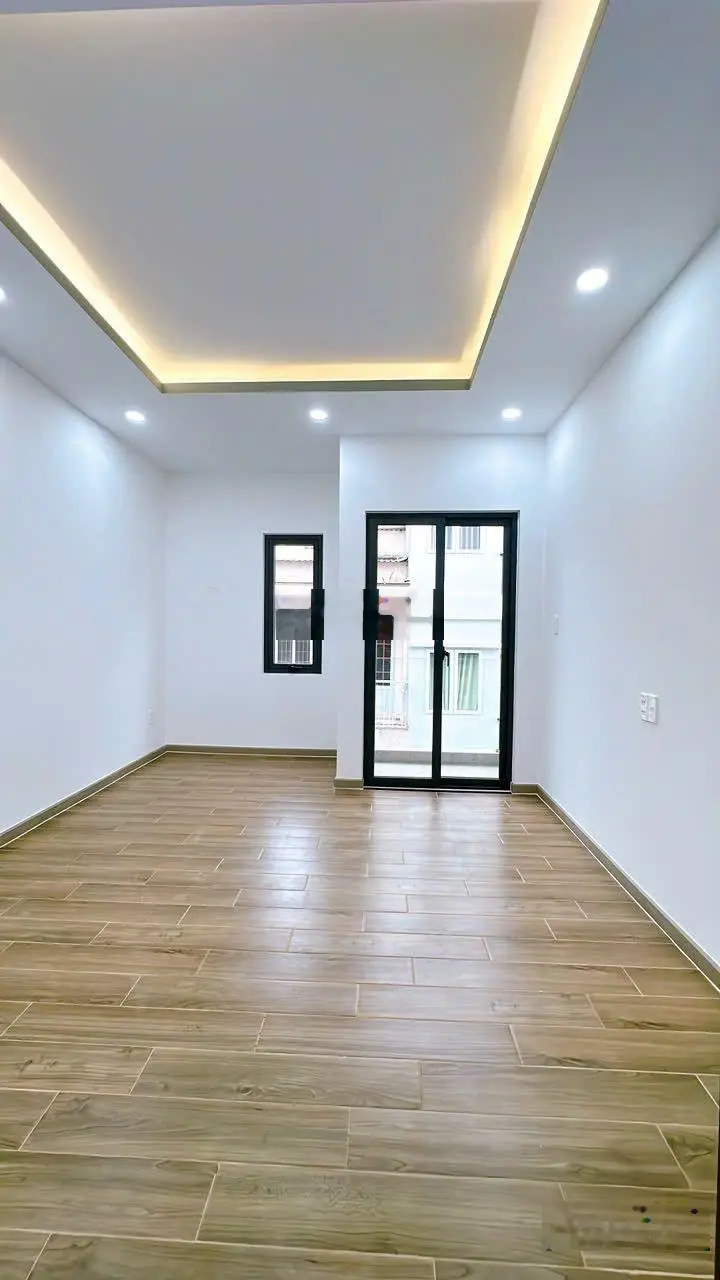 Bán nhà quận 4, nhà tốt, kèo thơm đường số xe hơi, 4 tầng xây mới hoàn công đủ, khu Vĩnh Hội !
