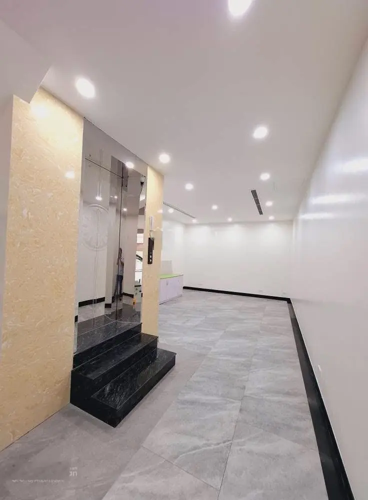 Mặt phố kđt văn quán thang máy- kinh doanh văn phòng nhỉnh 20tỷ