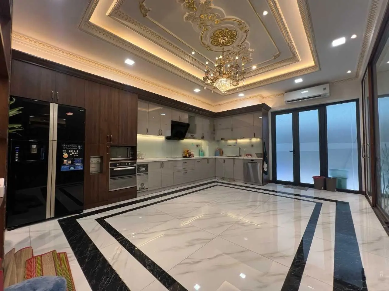 Chính chủ gửi bán nhà 9 x 19= 175m2, hoàn thiện, KĐT Vạn Phúc City